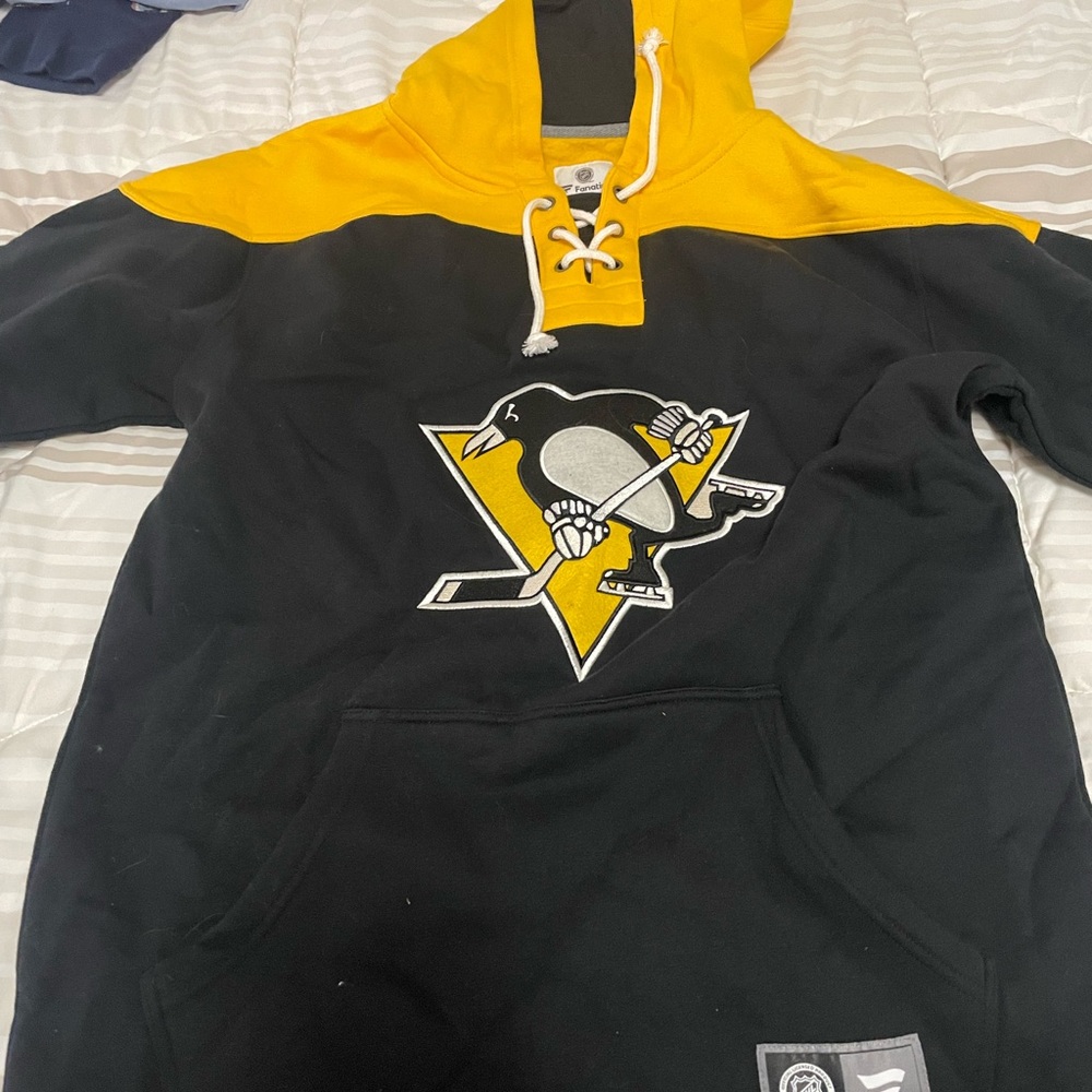Fanatics Black and Yellow Penguins Hoodie